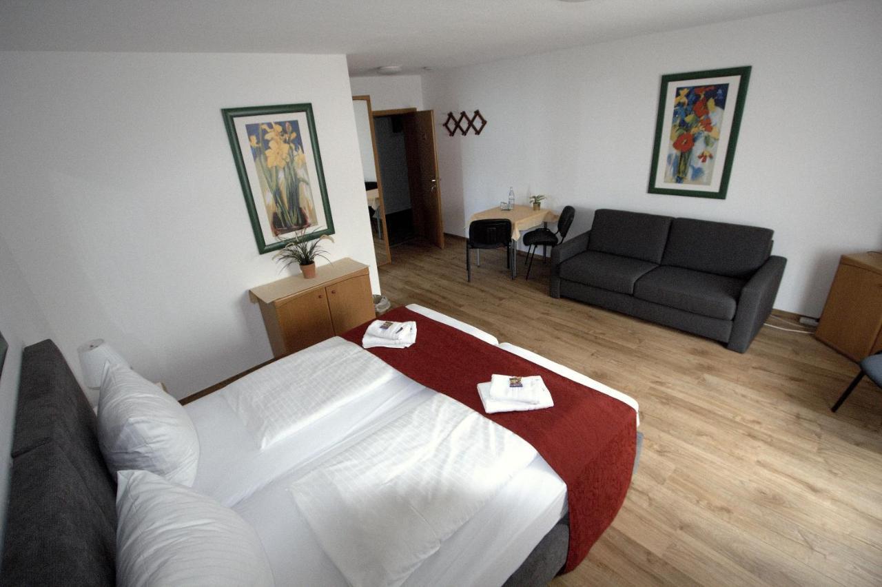 Hotel Leo Muehlhausen Zewnętrze zdjęcie