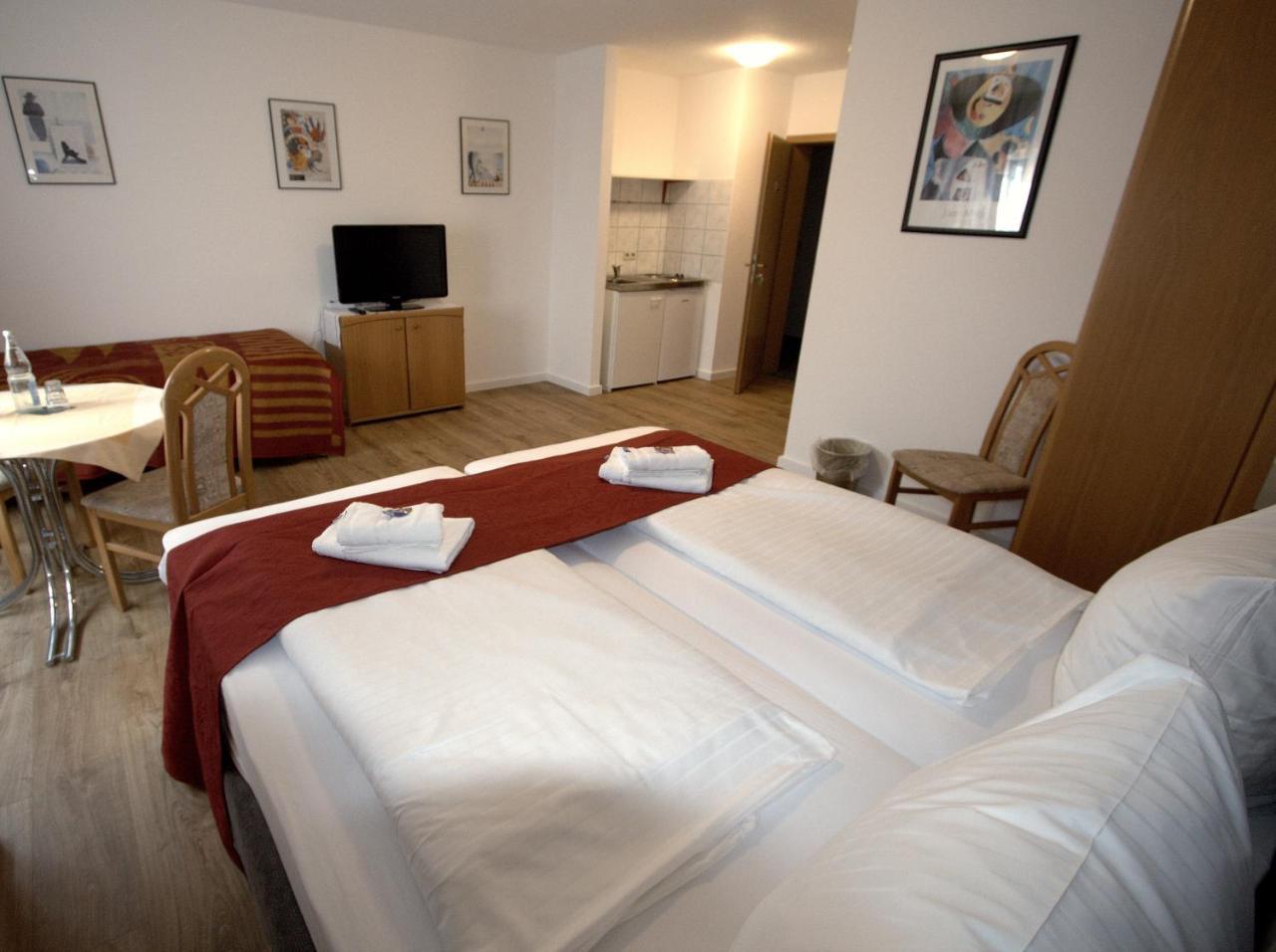 Hotel Leo Muehlhausen Zewnętrze zdjęcie